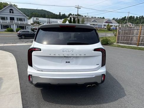 Used 2024 Kia Telluride EX AWD/4WD image 6