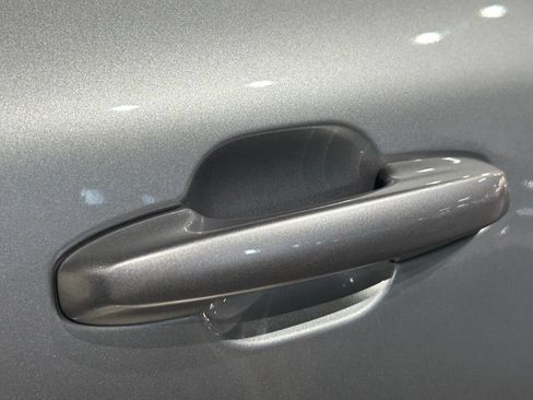 Used 2022 Ford Escape SE w/ Cold Weather Package FWD image 19