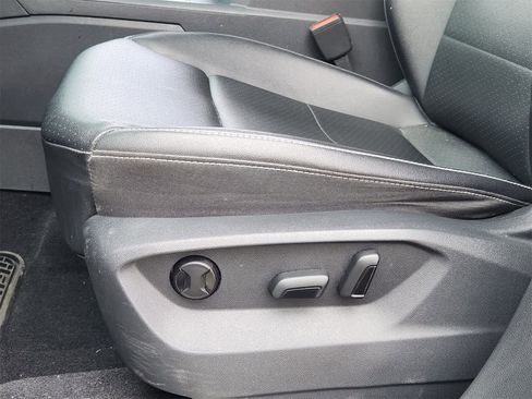 Used 2021 Volkswagen Atlas SE image 23