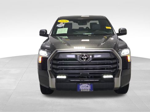 Used 2025 Toyota Tundra Limited AWD/4WD image 19