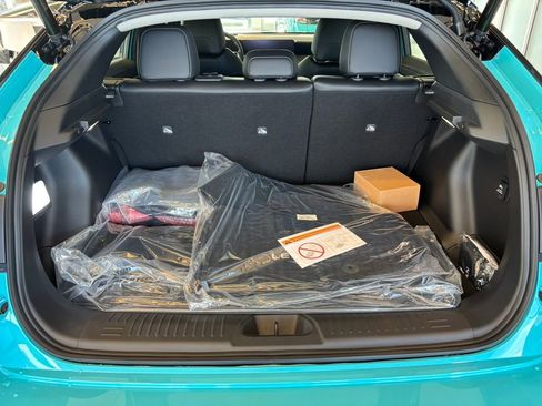 New 2026 Nissan Leaf Platinum+ w/ Cargo Package (Platinum+) image 28