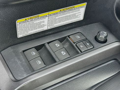 Used 2019 Toyota Tacoma TRD Off-Road RWD image 17