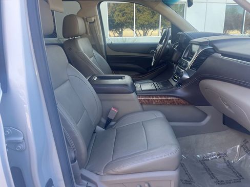 Used 2016 Chevrolet Suburban LTZ image 23