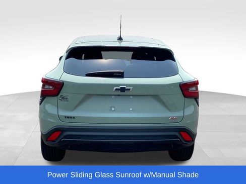Certified 2024 Chevrolet Trax RS w/ Sunroof Package FWD image 4