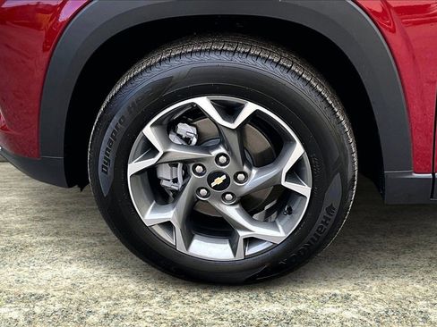 Used 2025 Chevrolet Trax LT image 33