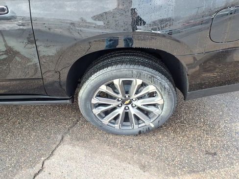 New 2026 Chevrolet Suburban High Country image 21