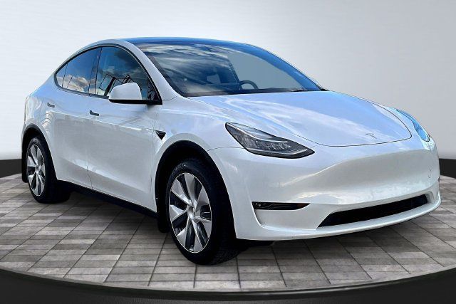 Used 2023 Tesla Model Y Long Range AWD/4WD image 3
