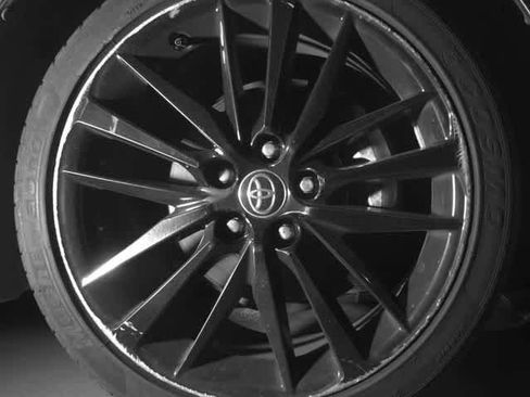 Used 2023 Toyota Camry XSE FWD image 11