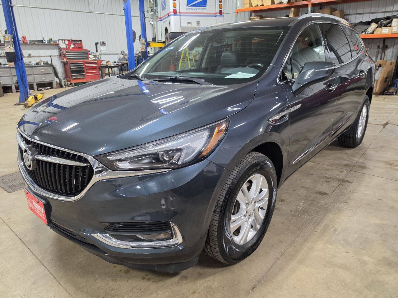 Used 2018 Buick Enclave Essence AWD/4WD image 4