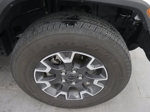 Used 2024 Jeep Wrangler Unlimited Sahara w/ Technology Group AWD/4WD image 3