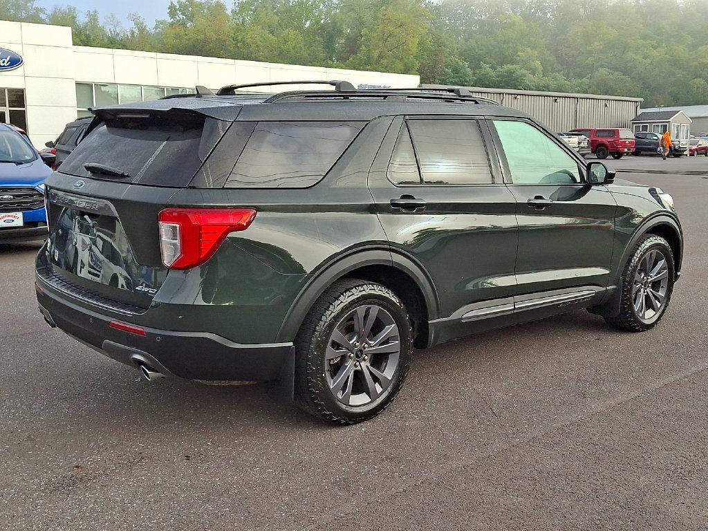 Certified 2022 Ford Explorer XLT w/ Equipment Group 202A AWD/4WD image 11