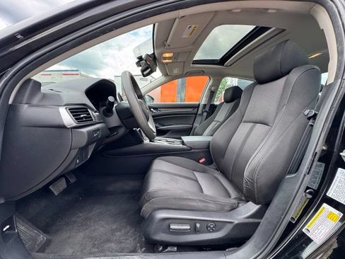 Used 2019 Honda Accord EX image 10