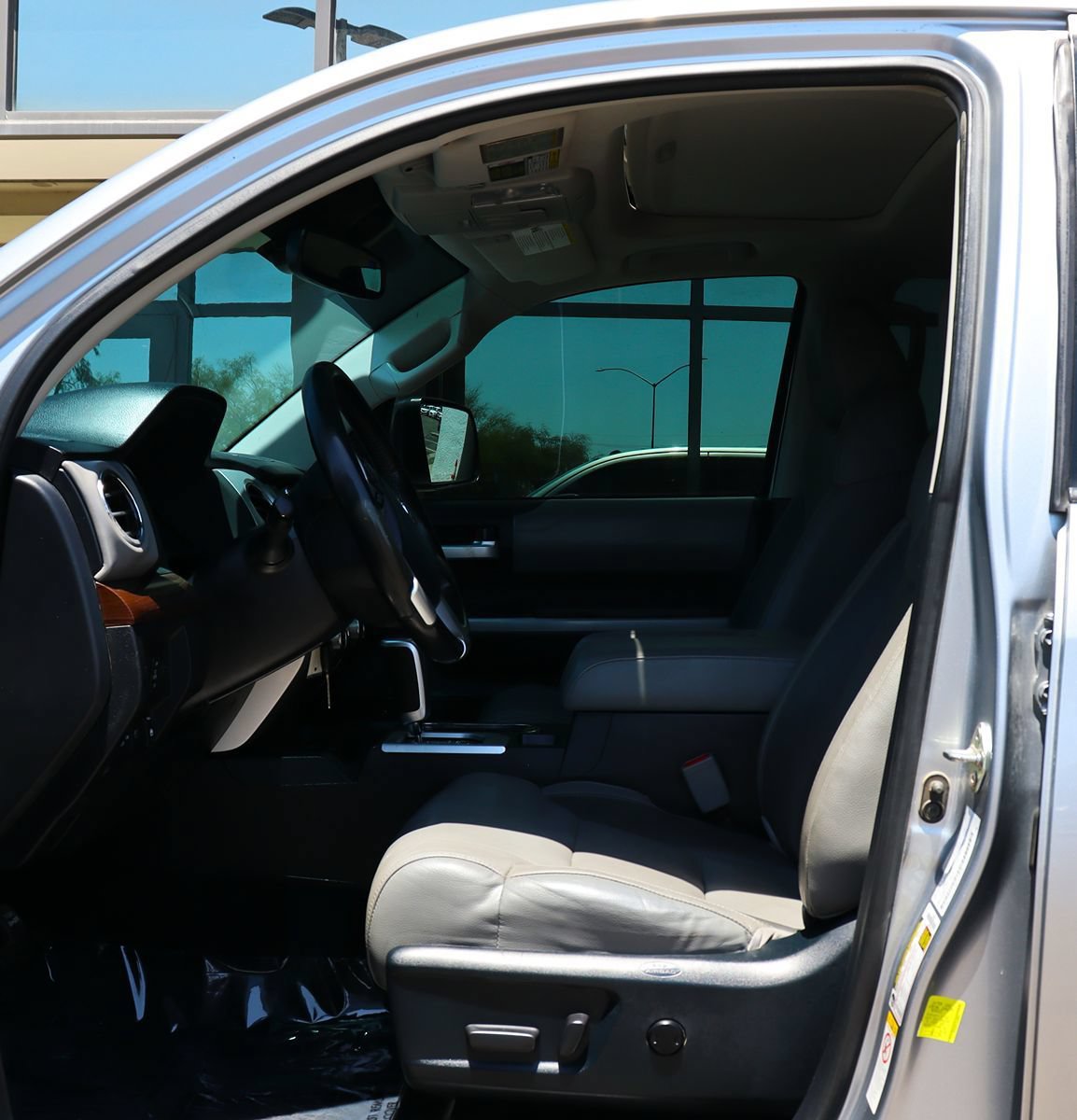 Used 2018 Toyota Tundra Limited w/ Limited Premium Package AWD/4WD image 36