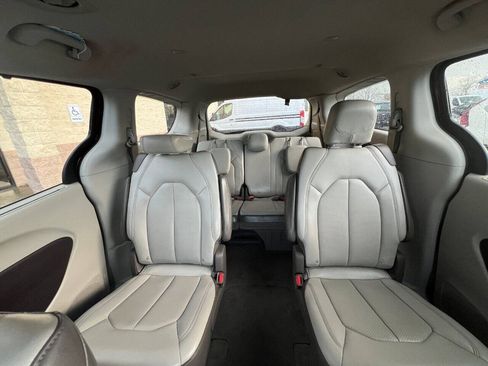 Used 2021 Chrysler Voyager Lxi FWD image 15