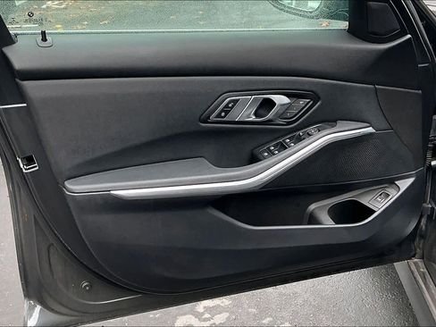 Used 2020 BMW 330i Sedan w/ Premium Package image 24