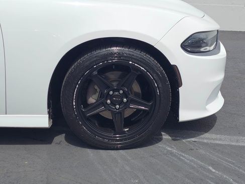 Used 2019 Dodge Charger R/T w/ Driver Confidence Group RWD image 9