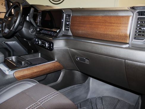 Used 2025 Chevrolet Silverado 2500 High Country w/ Technology Package image 78