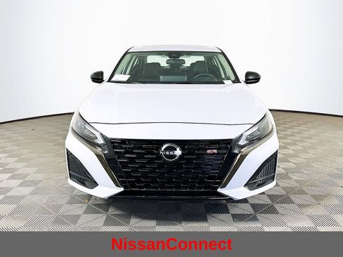 Certified 2023 Nissan Altima 2.5 SR w/ SR Premium Package FWD image 5