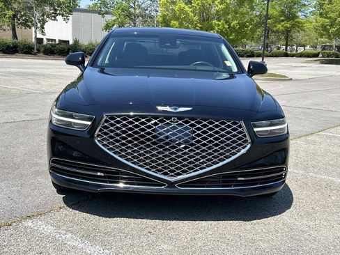 Used 2021 Genesis G90 3.3T Premium RWD image 2