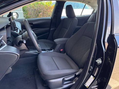 Used 2025 Toyota Corolla LE FWD image 35