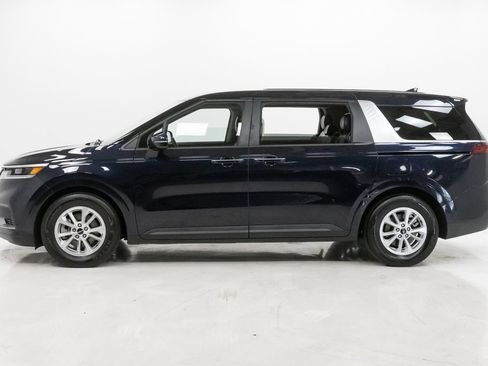 Used 2024 Kia Carnival LX FWD image 30