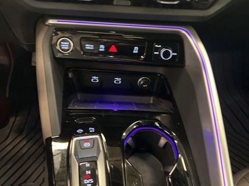 Used 2025 Audi Q5 Premium w/ Convenience Package image 12