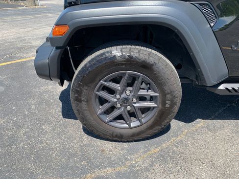 Used 2024 Jeep Wrangler Unlimited Sport AWD/4WD image 32