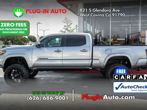 Used 2021 Toyota Tacoma SR5 RWD image 5