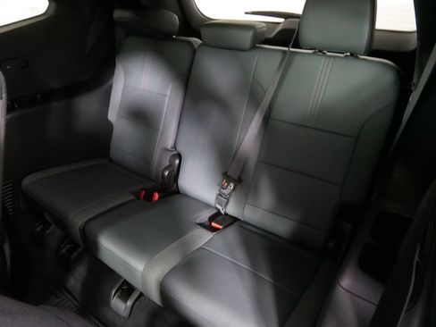 Used 2024 GMC Acadia AT4 image 19