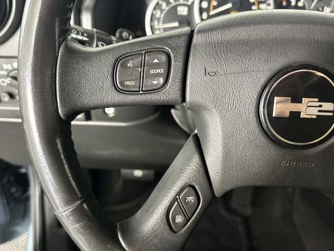 Used 2005 HUMMER H2 w/ Preferred Equipment Group image 27