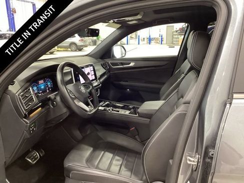 Used 2024 Volkswagen Atlas Cross Sport SEL R-Line AWD/4WD image 10