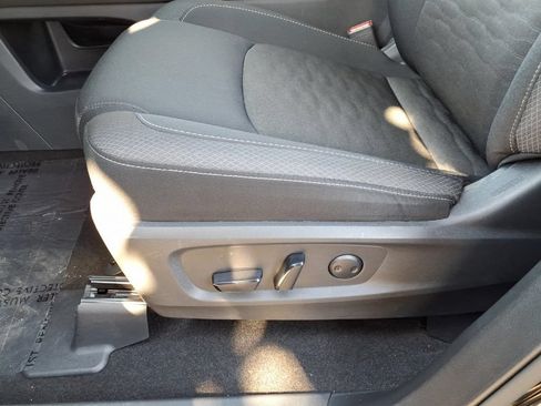 Certified 2025 Nissan Pathfinder SV FWD image 24