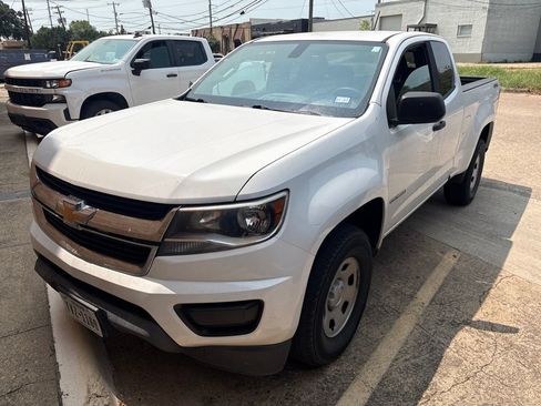 Used 2020 Chevrolet Colorado W/T w/ WT Convenience Package AWD/4WD image 1
