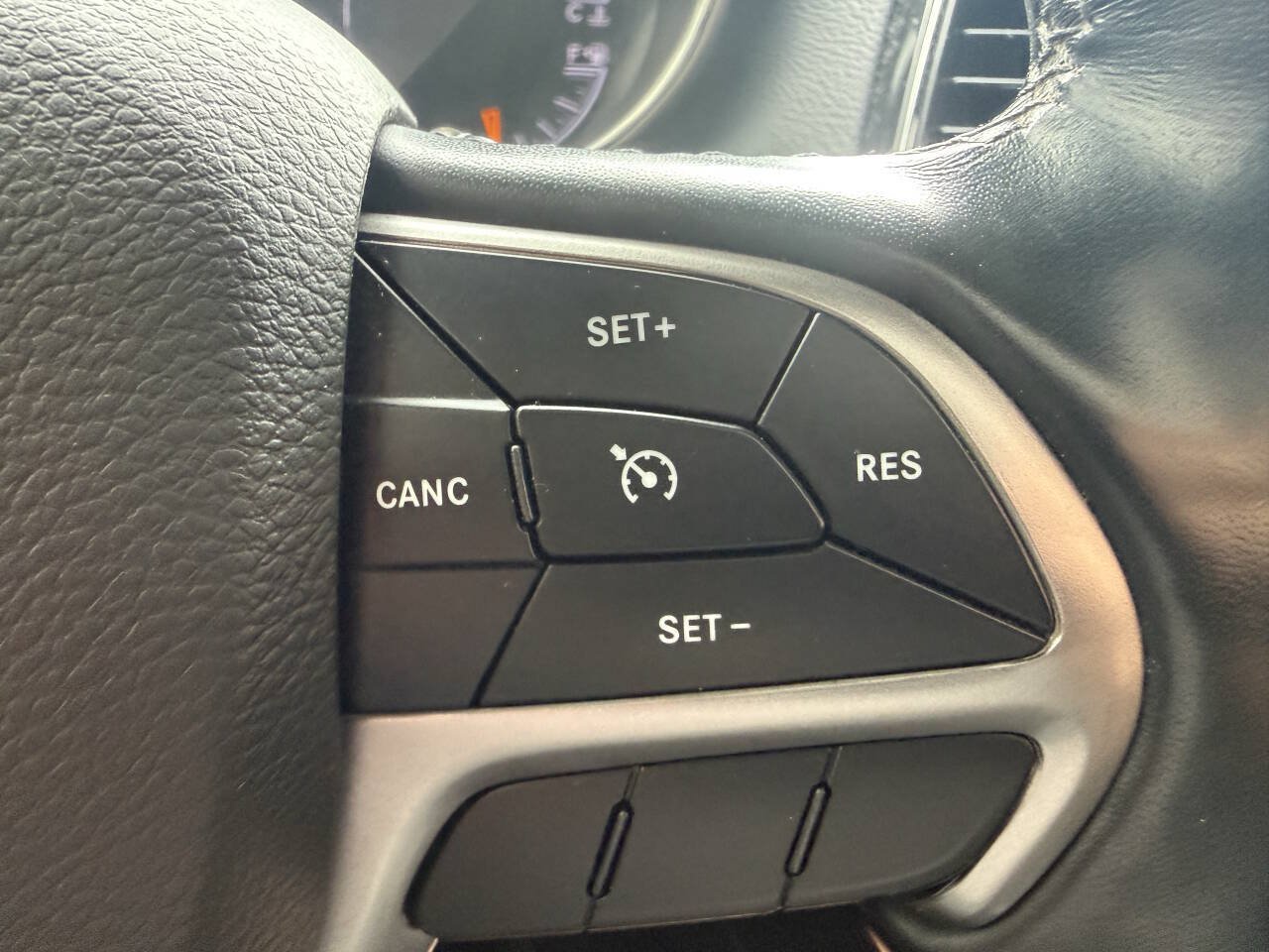 Used 2021 Jeep Grand Cherokee Limited w/ Luxury Group II AWD/4WD image 24