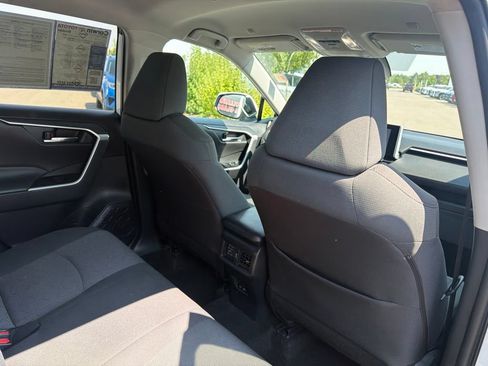 Used 2024 Toyota RAV4 XLE AWD/4WD image 16