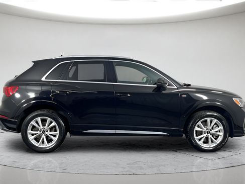 Used 2023 Audi Q3 2.0T Premium AWD/4WD image 2