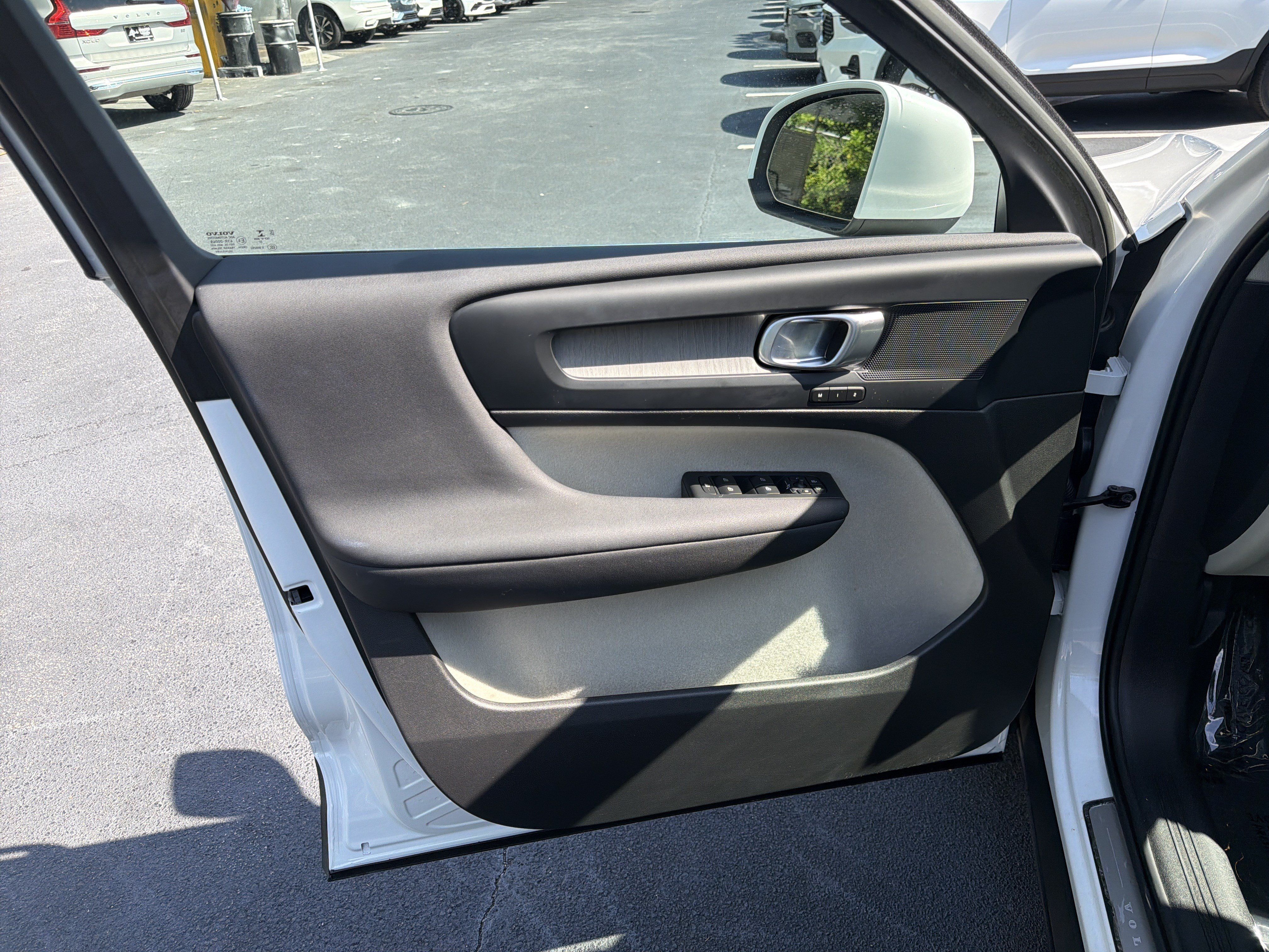 Certified 2023 Volvo XC40 B5 Plus w/ Protection Package Premier AWD/4WD image 14