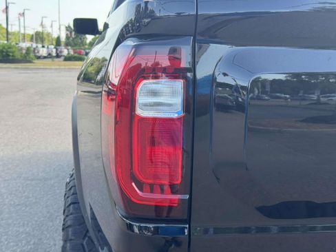 Used 2023 GMC Canyon AT4 w/ AT4 Premium Package AWD/4WD image 14