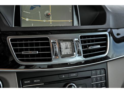 Used 2016 Mercedes-Benz E 350 4MATIC Sedan image 22