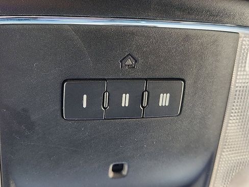 Used 2014 Chrysler 300 w/ Driver Convenience Group image 17