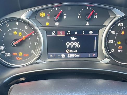 Used 2024 GMC Terrain AT4 image 24