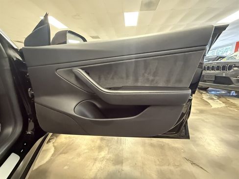 Used 2018 Tesla Model 3 Long Range image 22