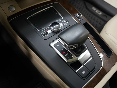Used 2020 Audi Q5 2.0T Premium Plus image 23