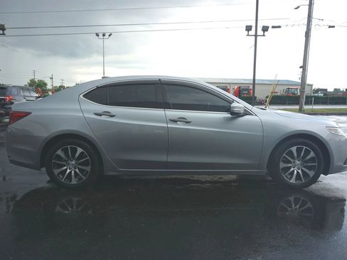 Used 2017 Acura TLX FWD image 4