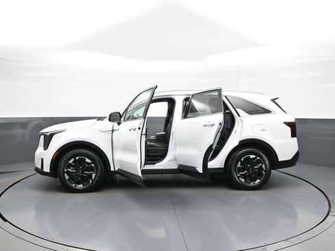 Certified 2024 Kia Sorento S AWD/4WD image 43