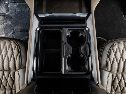 Used 2026 Ford F450 Platinum w/ Platinum Plus Package image 28