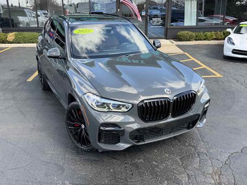 Used 2022 BMW X5 M50i w/ Executive Package image 2