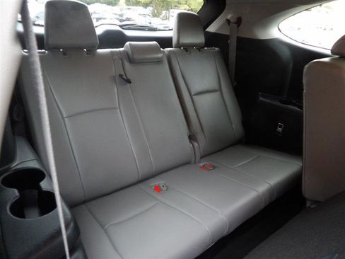 Used 2021 Toyota Highlander XLE image 14