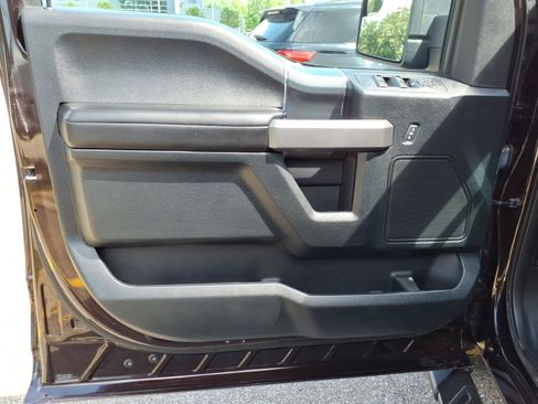Used 2019 Ford F150 XLT w/ Equipment Group 302A Luxury AWD/4WD image 15