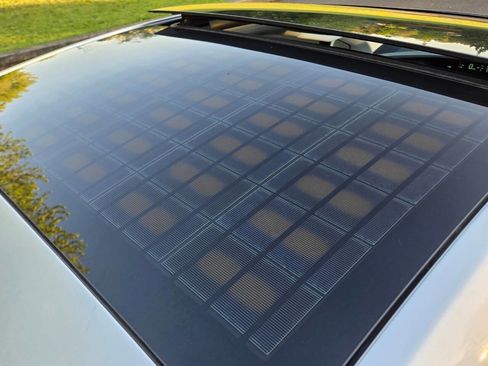 Used 2012 Toyota Prius Four w/ Deluxe Solar Roof Pkg FWD image 16
